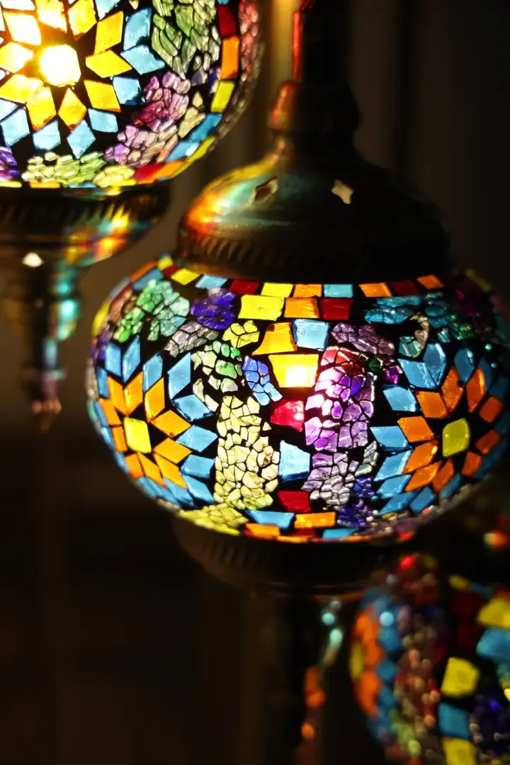 Taller compartido de lámpara de mosaico de vidrio en Marrakech